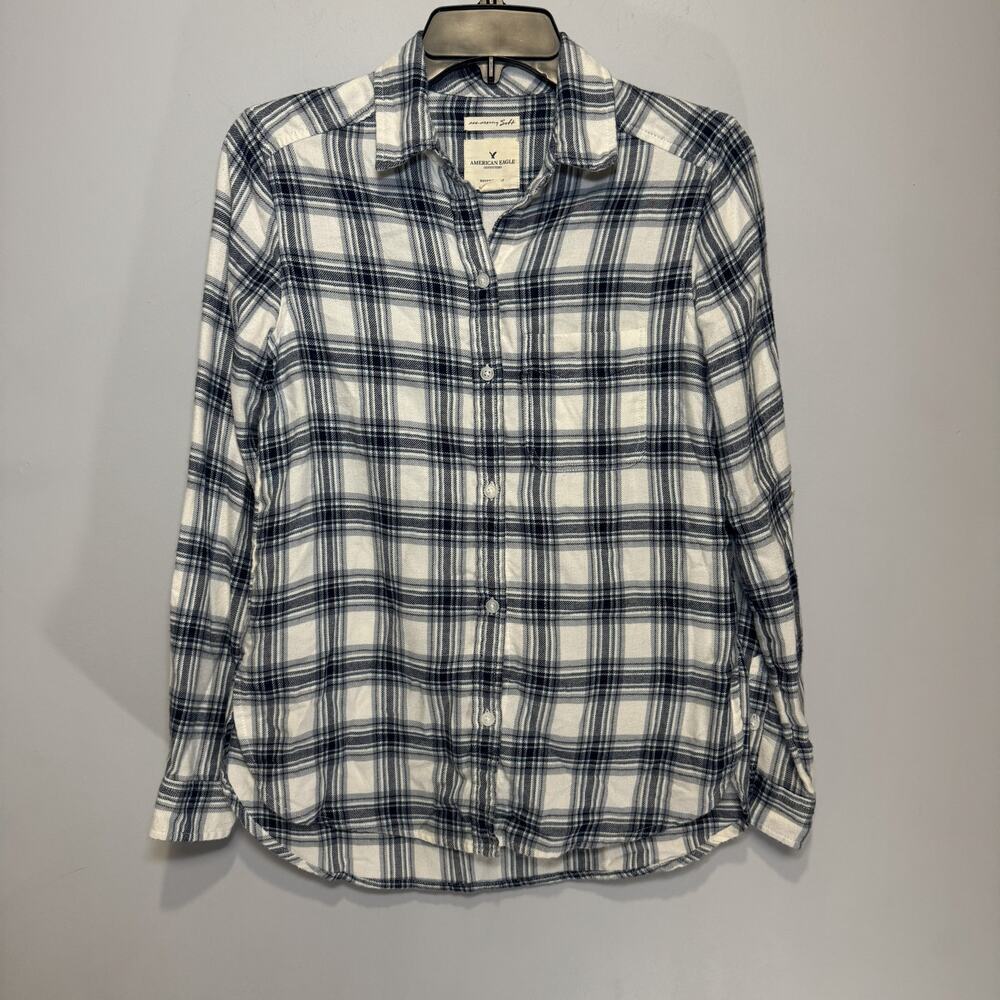 American Eagle Outfitters‎ women's plaid flannel button-up shirt. Size XS